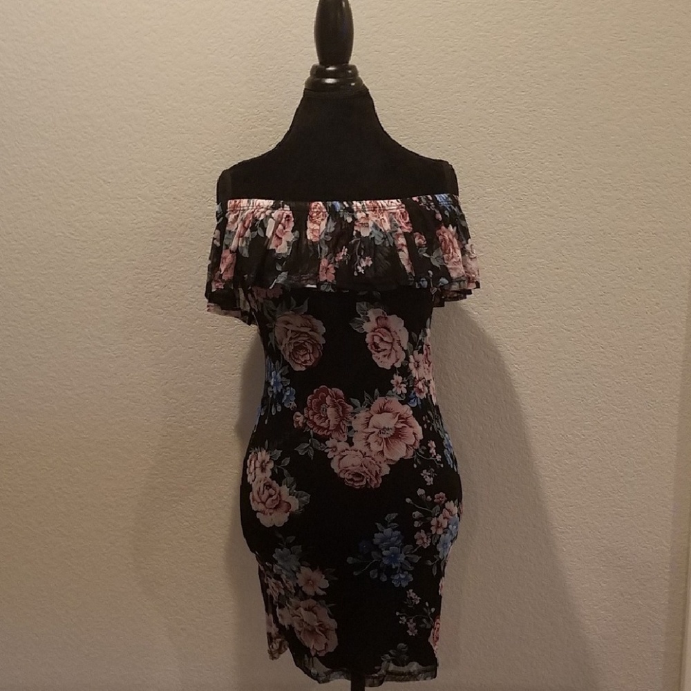Black Off-The-Shoulder Midi with Floral print